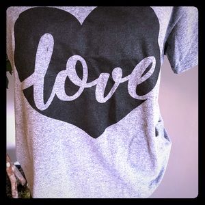 Love tee